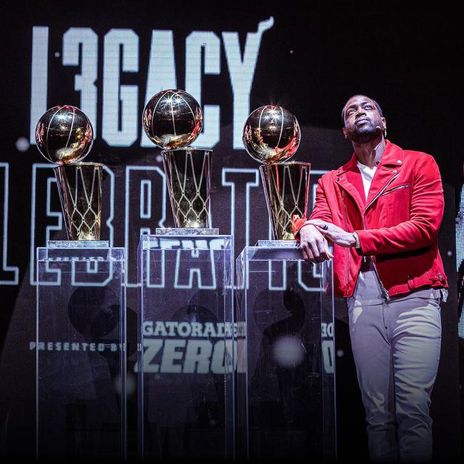 或转为背身 或转为背身