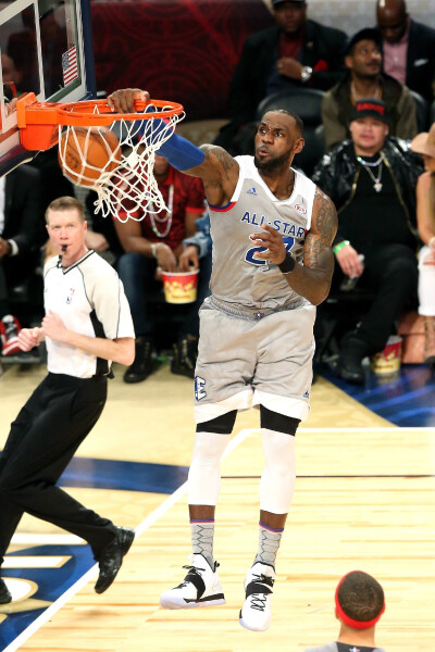 更是关于球 更是关于球